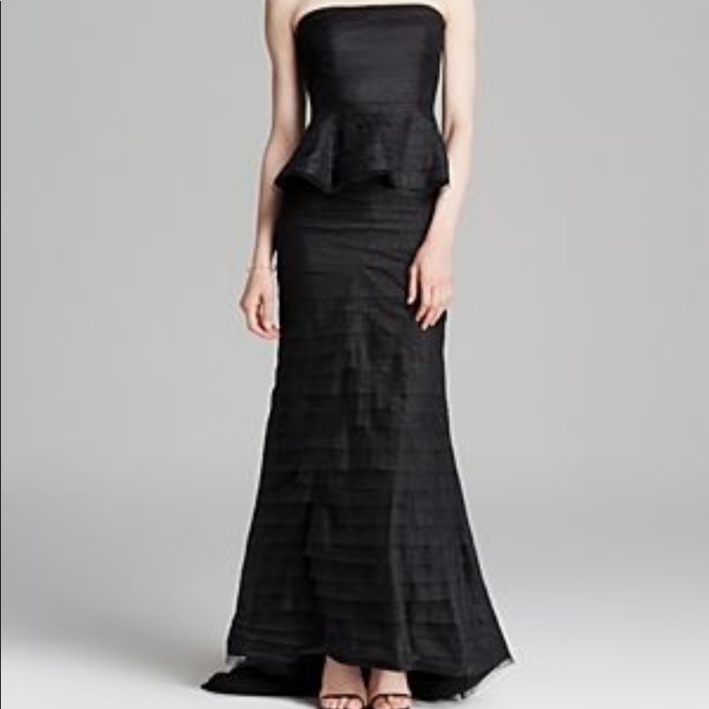 👗Adrianna Papell gorgeous peplum tule mesh gown👗